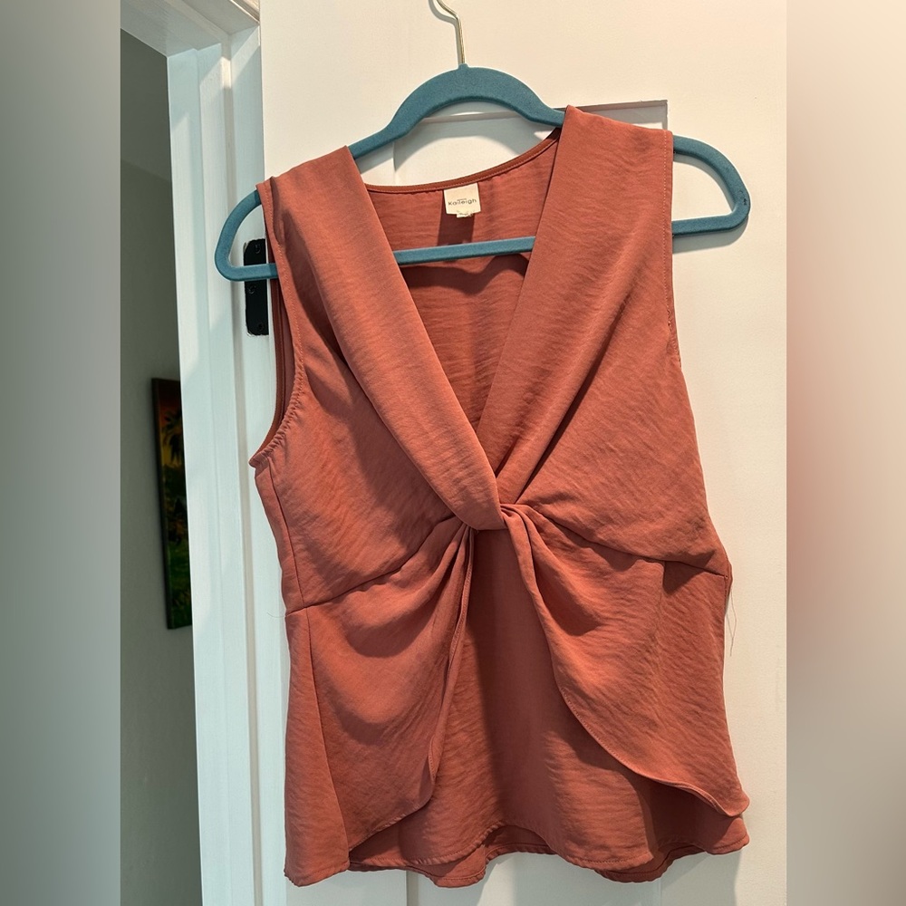 Kalleigh dress shirt. V neck.